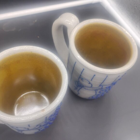 Lot of 2 Salmon Falls Stoneware Helen Berg's Christmas Bear Mugs. Signed - Picture 6 of 9